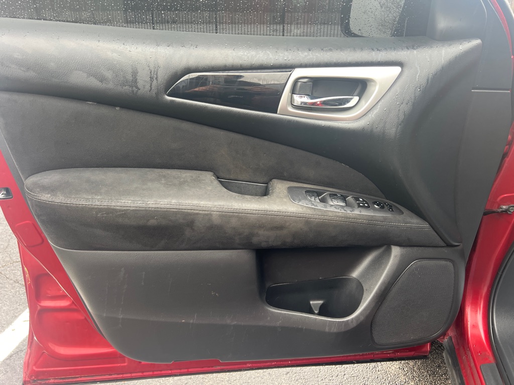 Photo 16 of this NISSAN PATHFINDER