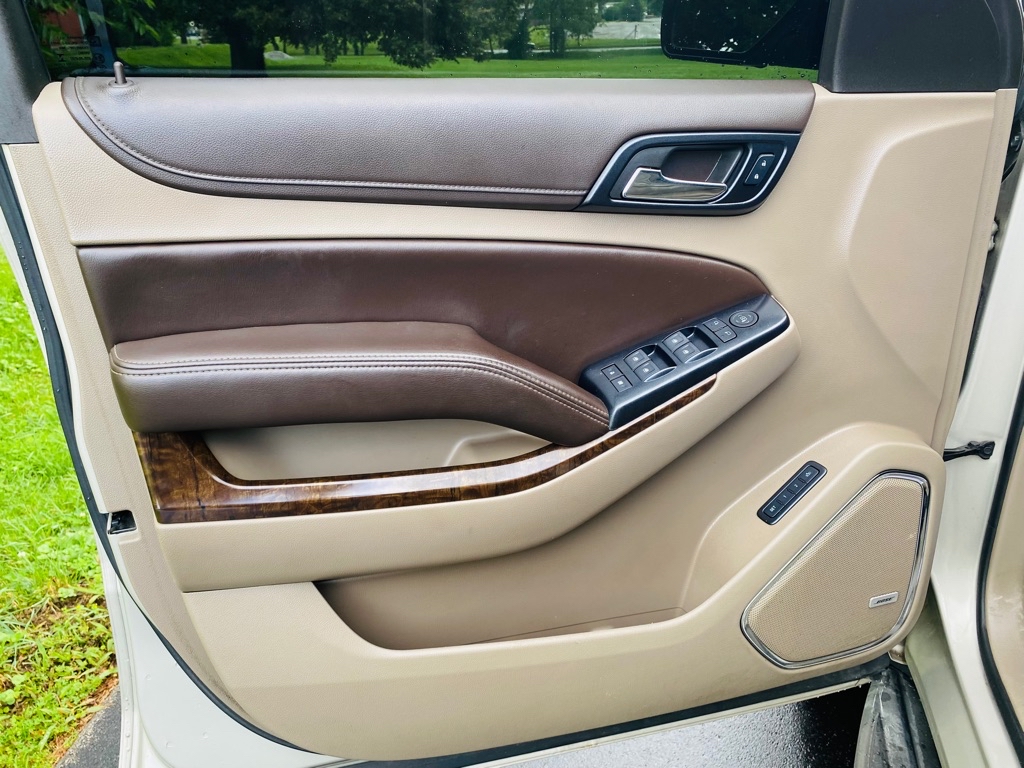 Photo 10 of this CHEVROLET SUBURBAN