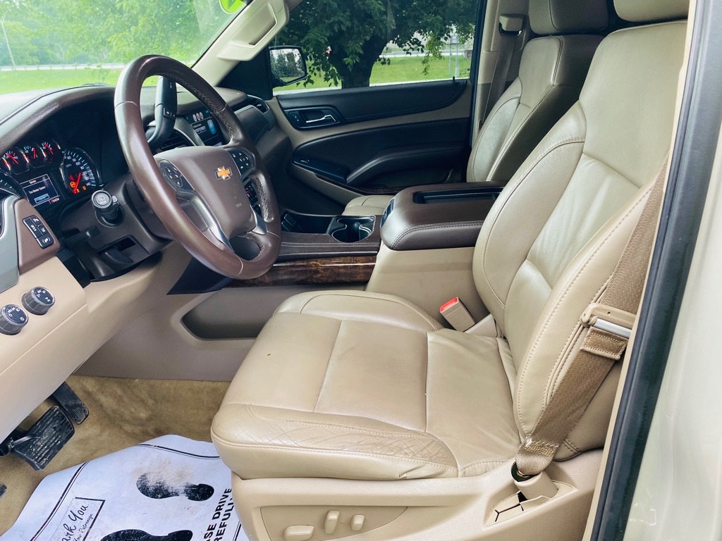 Photo 14 of this CHEVROLET SUBURBAN