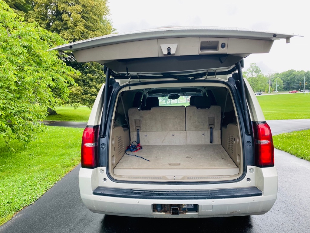 Photo 7 of this CHEVROLET SUBURBAN