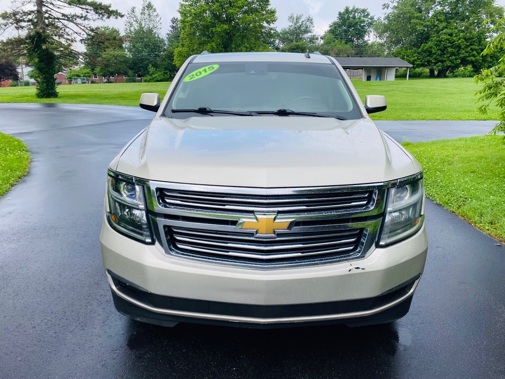 Photo 2 of this CHEVROLET SUBURBAN