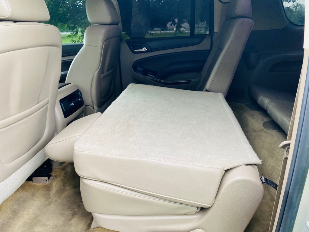 Photo 13 of this CHEVROLET SUBURBAN