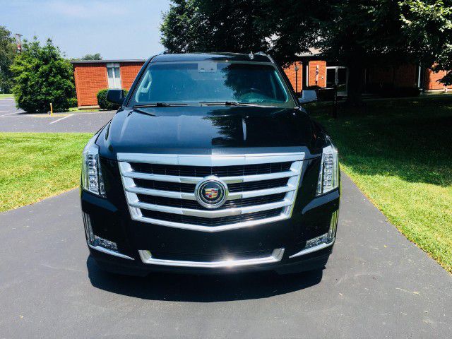 Photo 2 of this CADILLAC ESCALADE