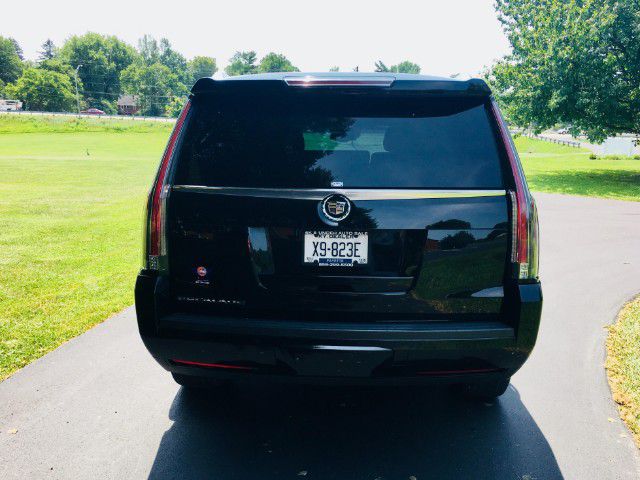 Photo 5 of this CADILLAC ESCALADE