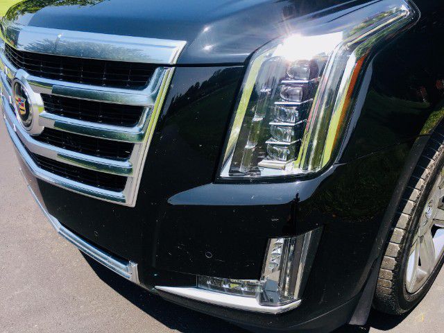 Photo 7 of this CADILLAC ESCALADE