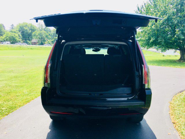 Photo 12 of this CADILLAC ESCALADE