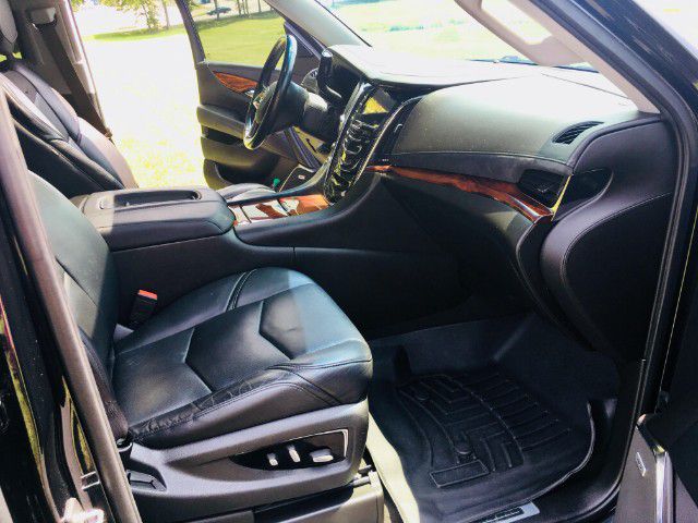 Photo 24 of this CADILLAC ESCALADE