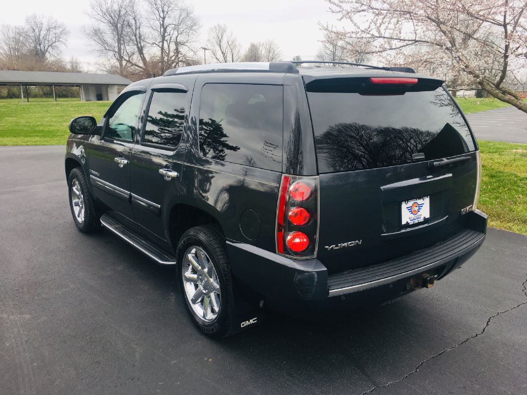 Photo 4 of this GMC YUKON
