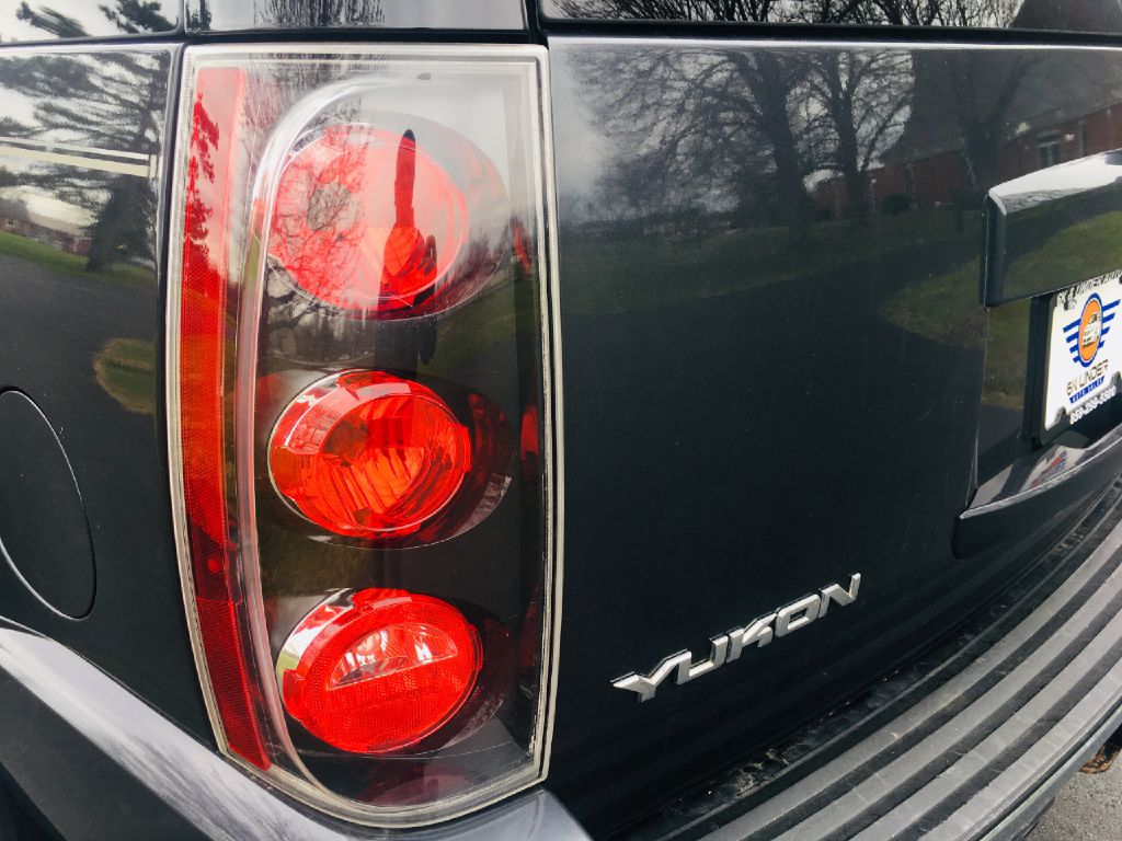 Photo 11 of this GMC YUKON