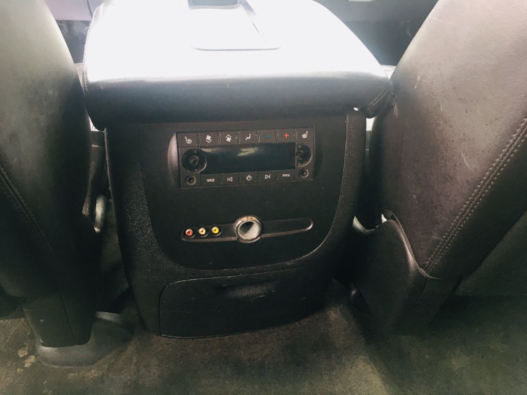 Photo 16 of this GMC YUKON