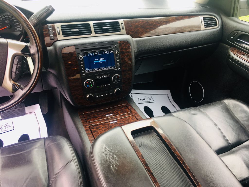 Photo 19 of this GMC YUKON