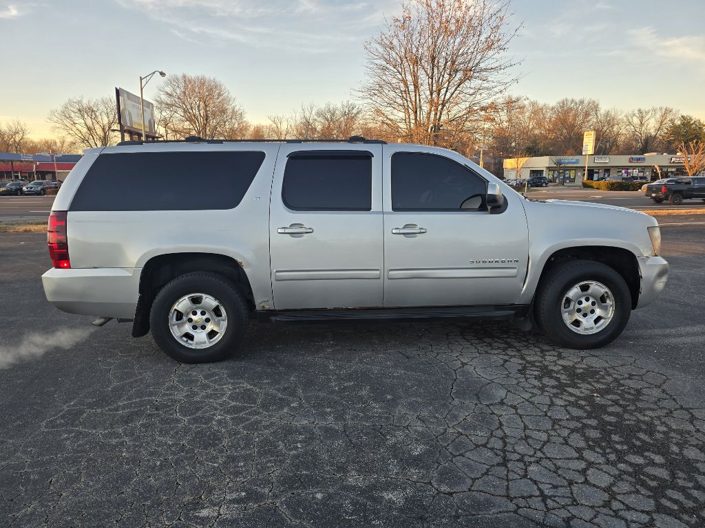 CHEVROLET SUBURBAN 2011 CHEVROLET SUBURBAN 1GNSKJE34BR190077
