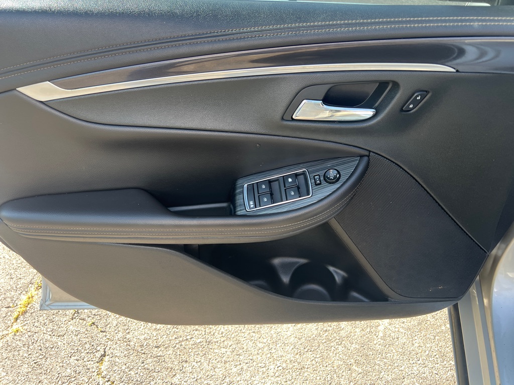 Photo 18 of this CHEVROLET IMPALA