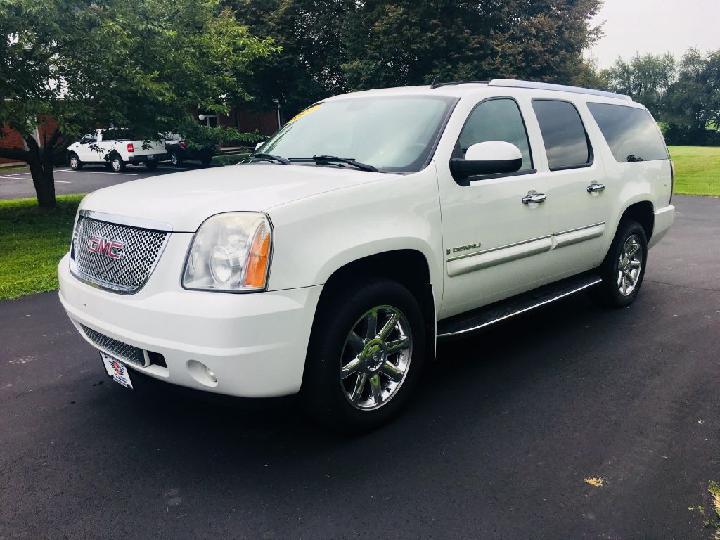 Photo 3 of this GMC YUKON XL