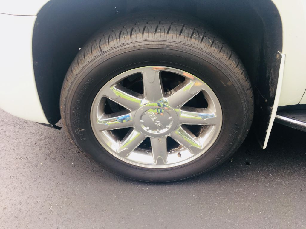 Photo 10 of this GMC YUKON XL