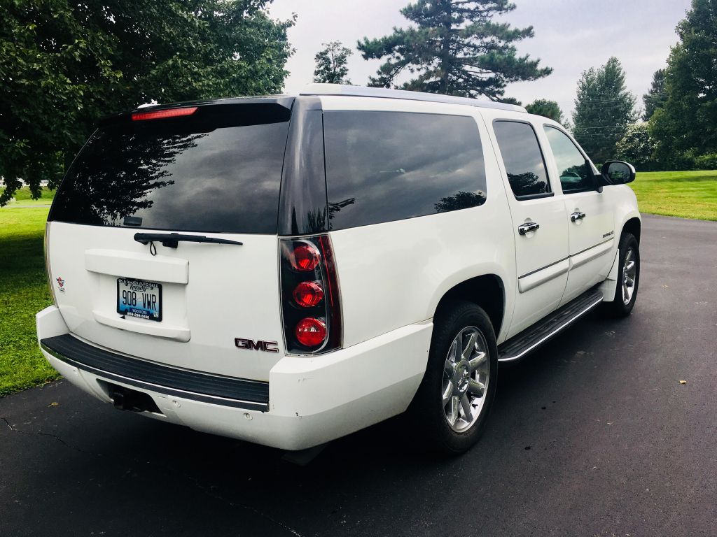 Photo 6 of this GMC YUKON XL