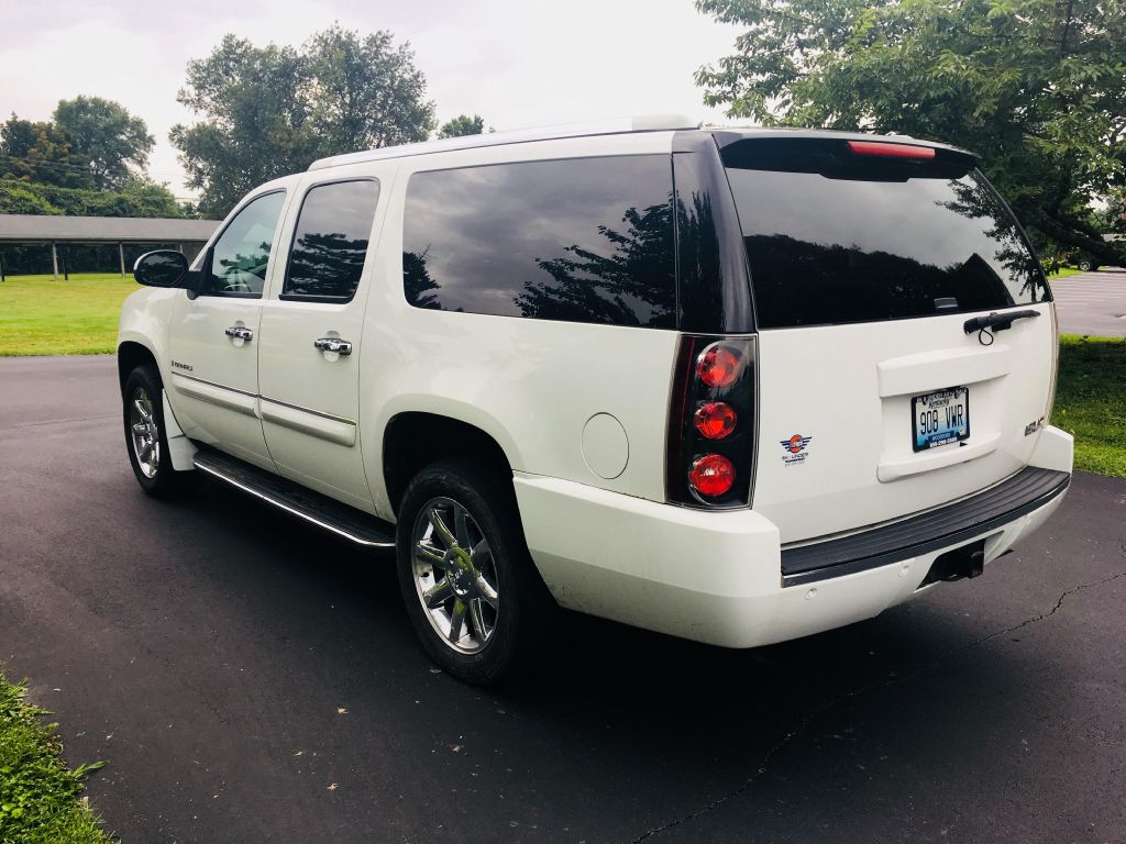 Photo 4 of this GMC YUKON XL