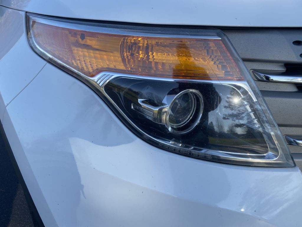 Photo 9 of this FORD EXPLORER