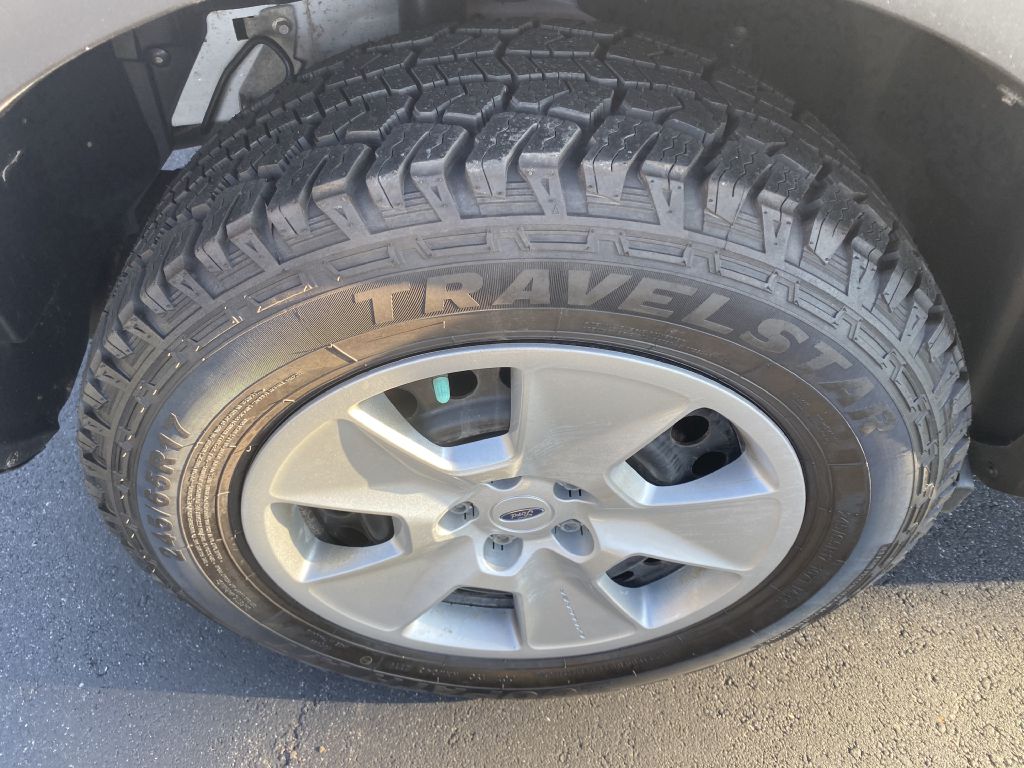 Photo 11 of this FORD EXPLORER