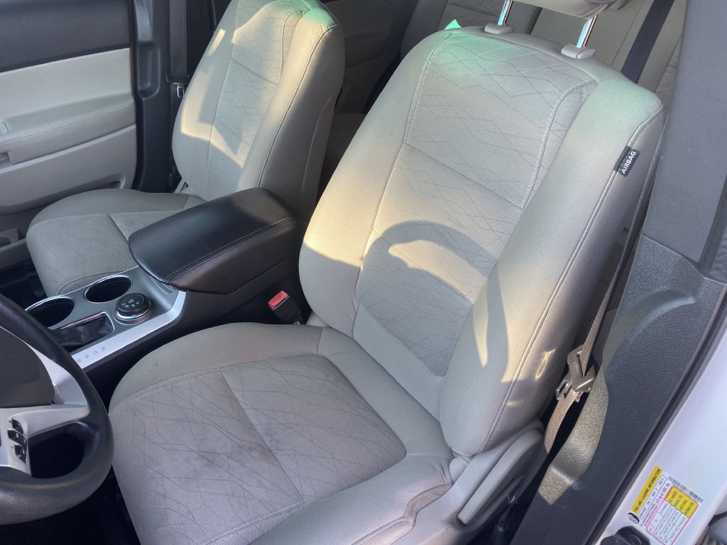 Photo 15 of this FORD EXPLORER