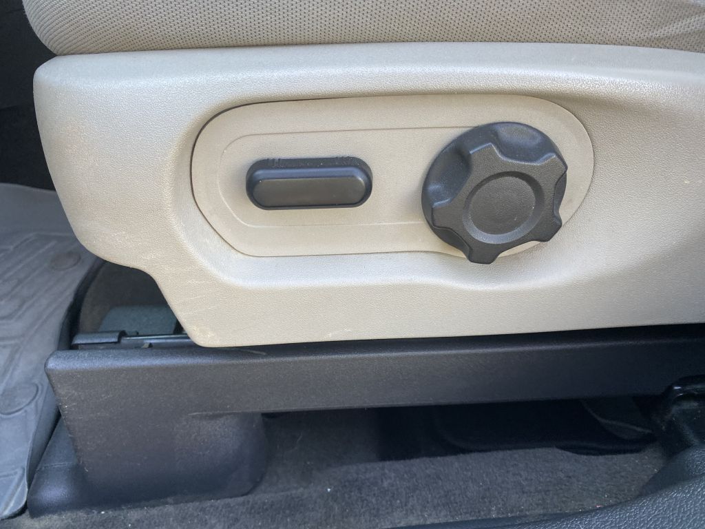 Photo 16 of this FORD EXPLORER