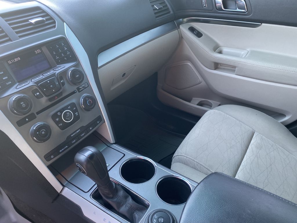 Photo 17 of this FORD EXPLORER