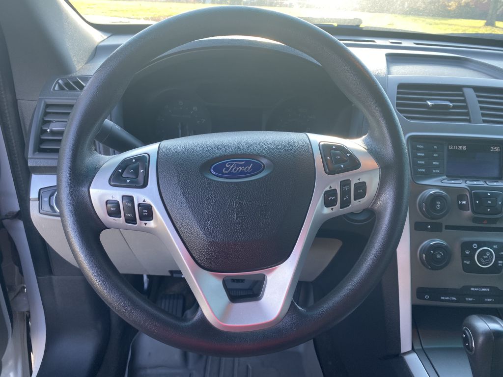 Photo 22 of this FORD EXPLORER