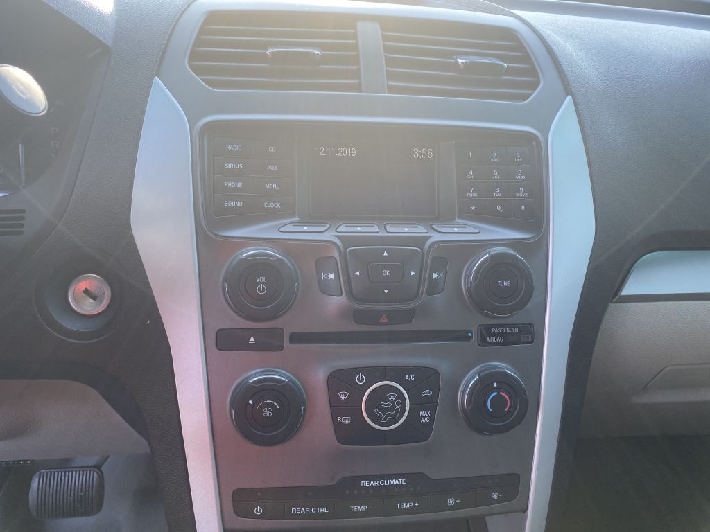 Photo 23 of this FORD EXPLORER