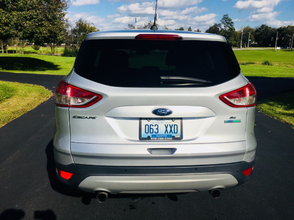 Photo 5 of this FORD ESCAPE