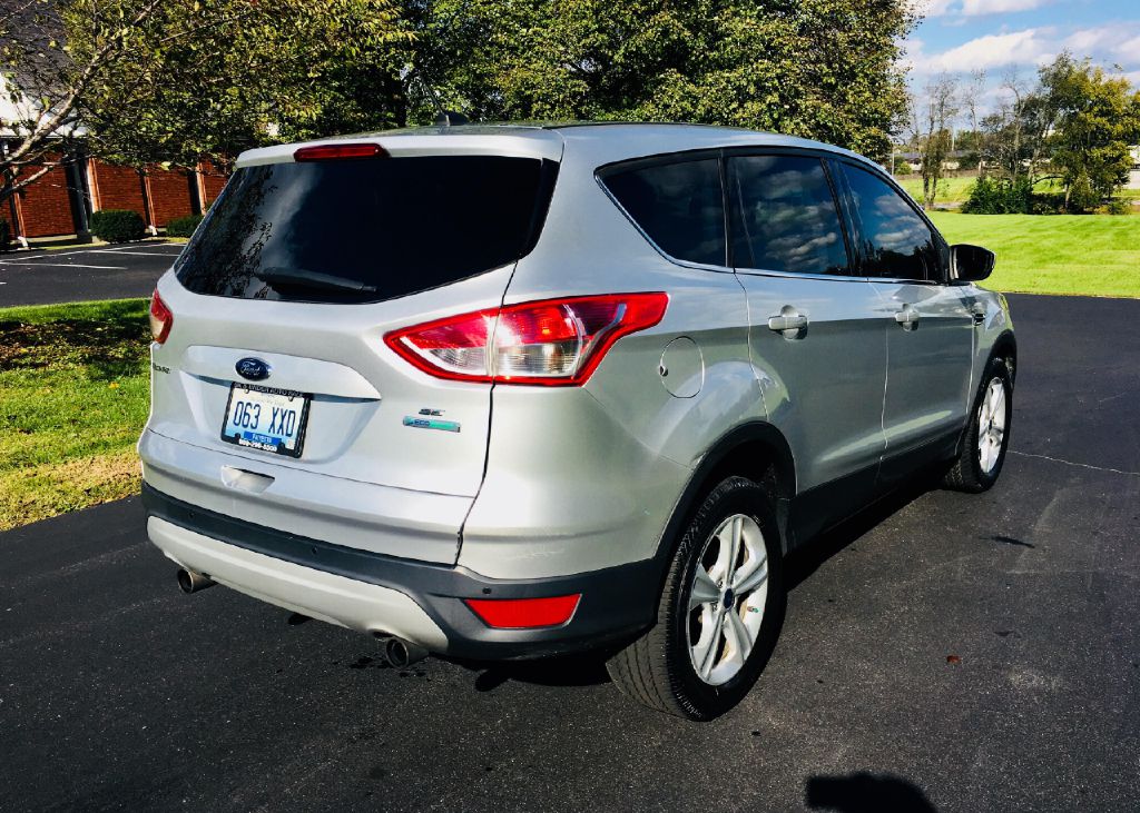 Photo 6 of this FORD ESCAPE