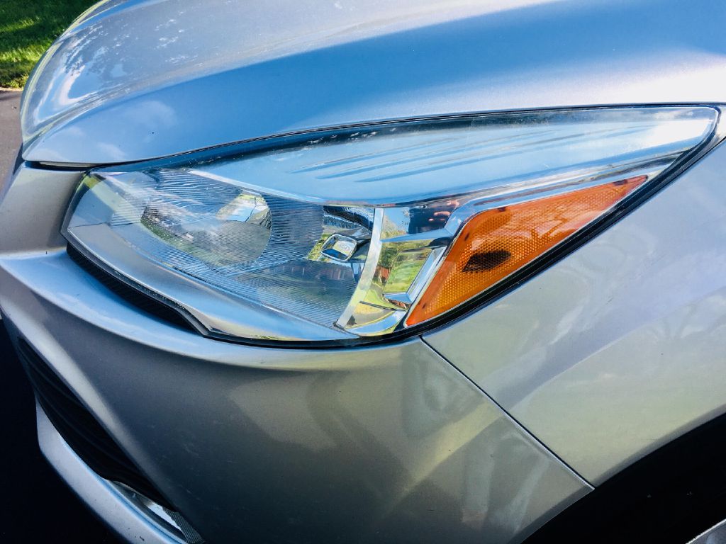 Photo 8 of this FORD ESCAPE