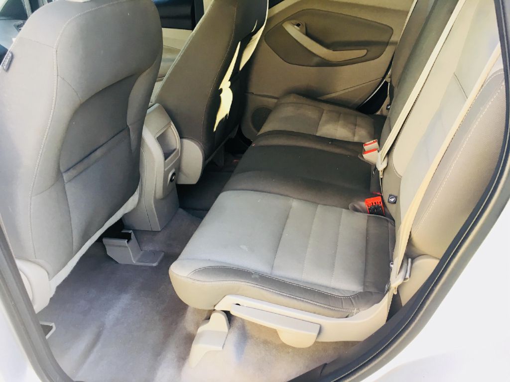 Photo 13 of this FORD ESCAPE