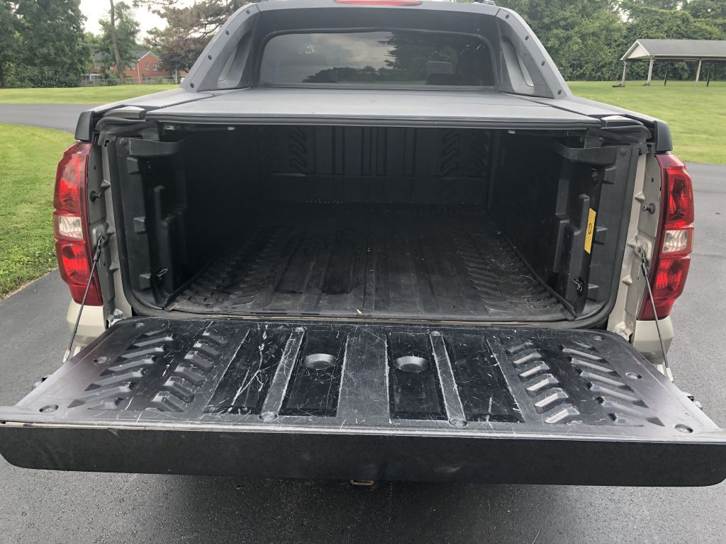 Photo 8 of this CHEVROLET AVALANCHE