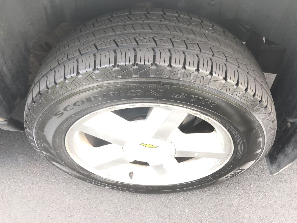 Photo 13 of this CHEVROLET AVALANCHE