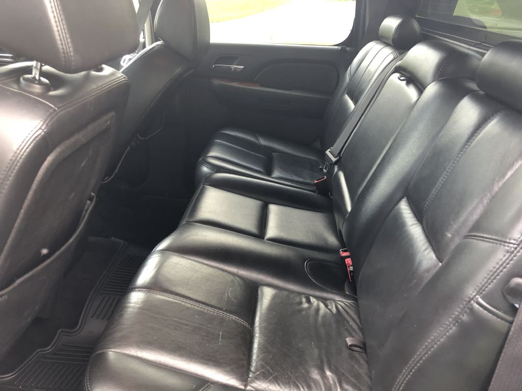 Photo 18 of this CHEVROLET AVALANCHE