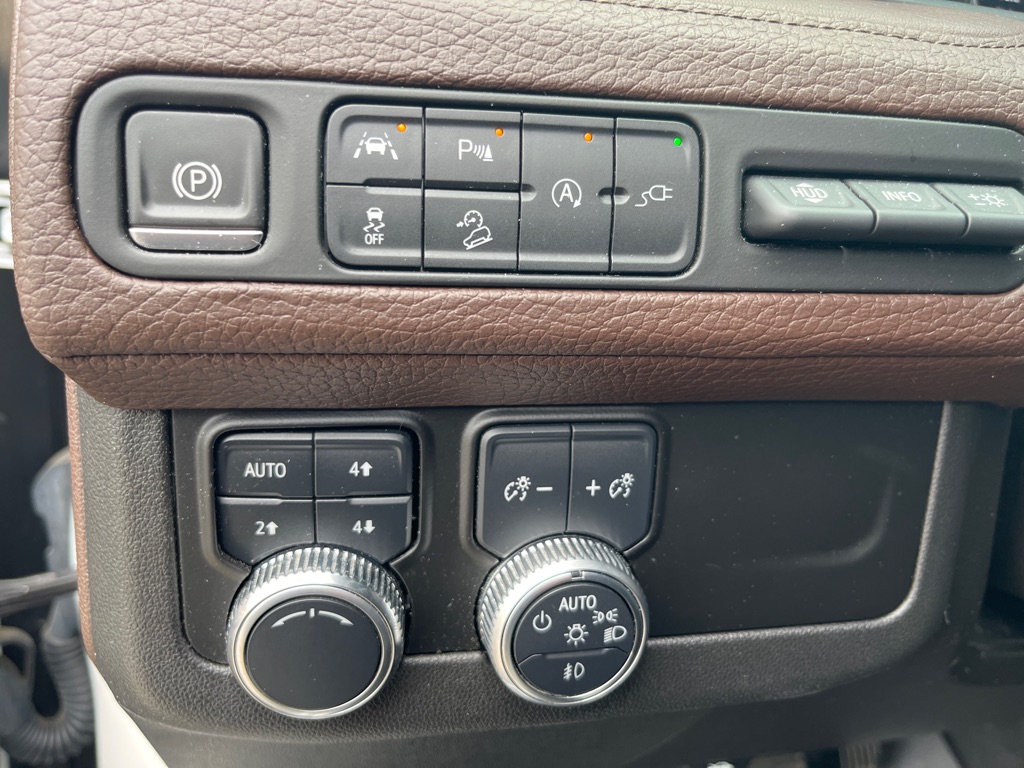 Photo 15 of this GMC YUKON XL