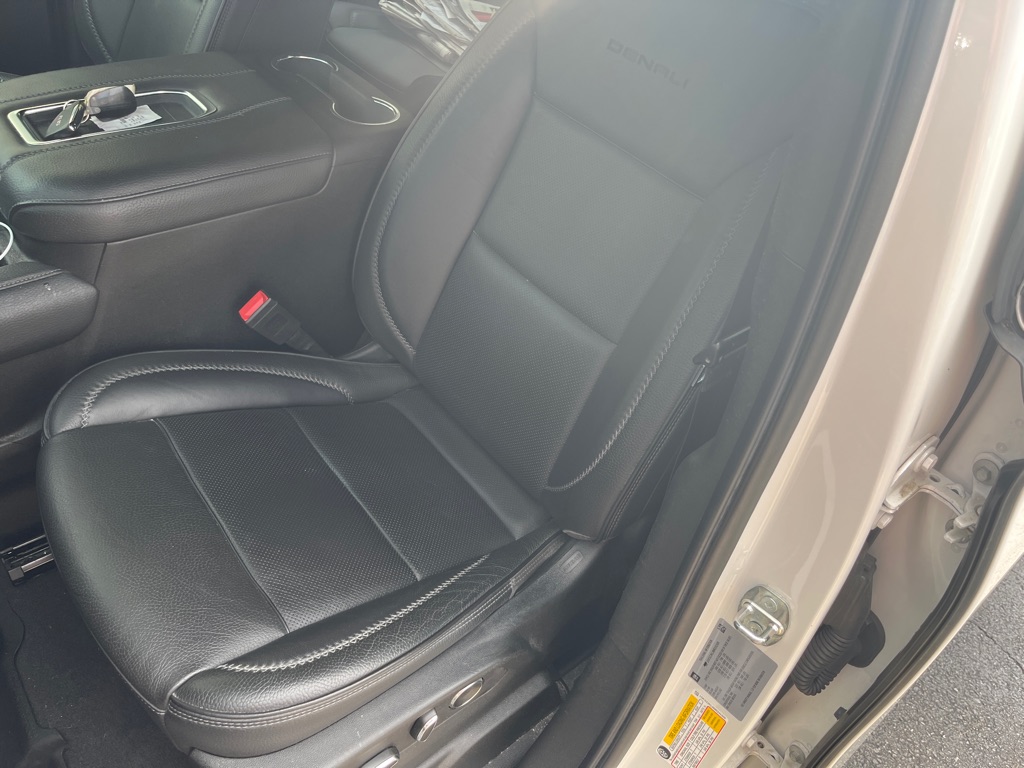 Photo 17 of this GMC YUKON XL