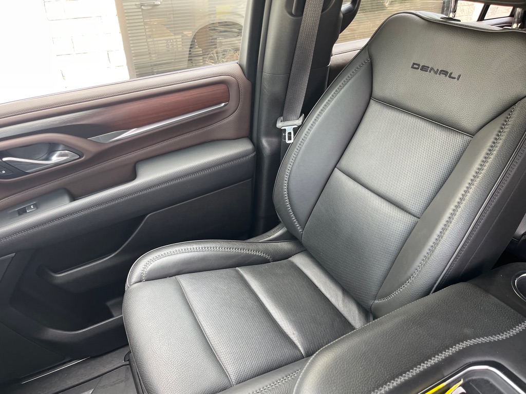 Photo 18 of this GMC YUKON XL