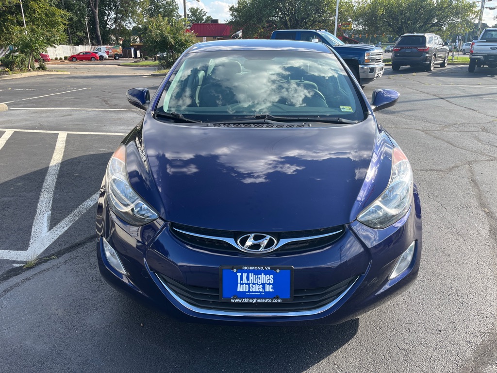 Photo 3 of this HYUNDAI ELANTRA