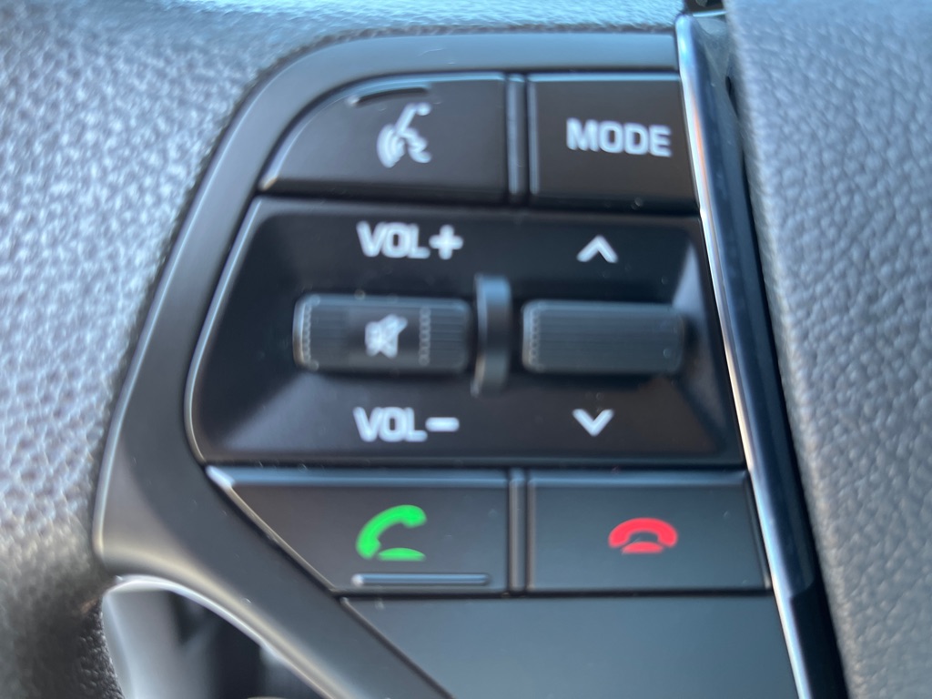 Photo 13 of this HYUNDAI SONATA