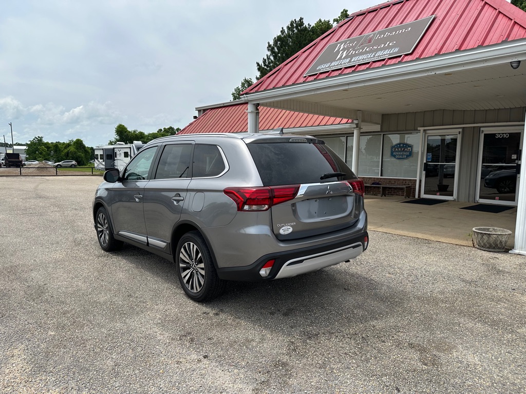 Photo 5 of this MITSUBISHI OUTLANDER
