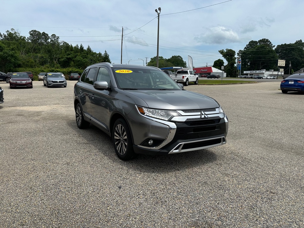 Photo 3 of this MITSUBISHI OUTLANDER