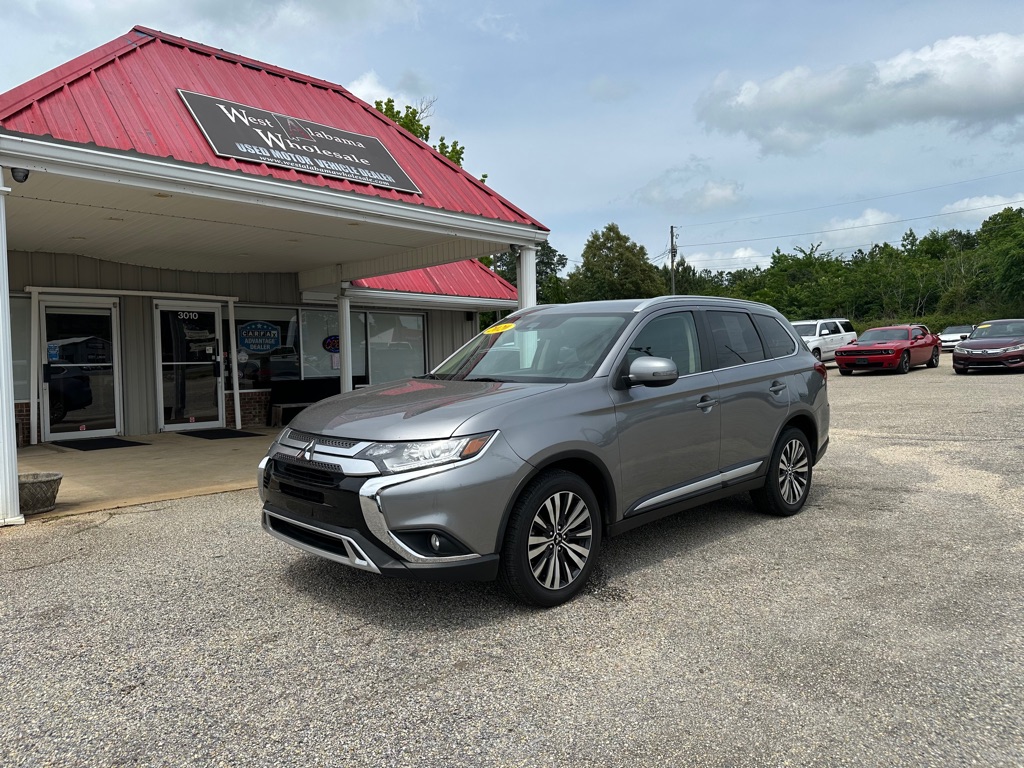 Photo 2 of this MITSUBISHI OUTLANDER