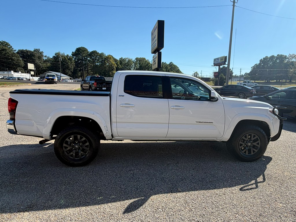 Photo 8 of this TOYOTA TACOMA