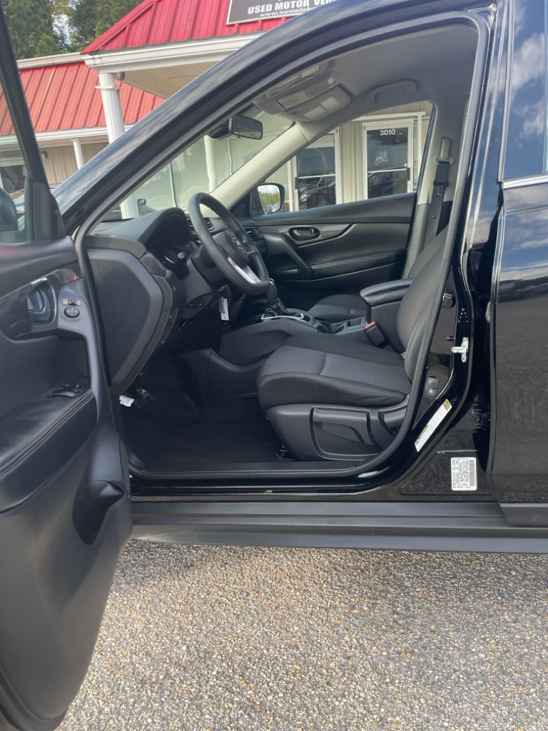 Photo 12 of this NISSAN ROGUE