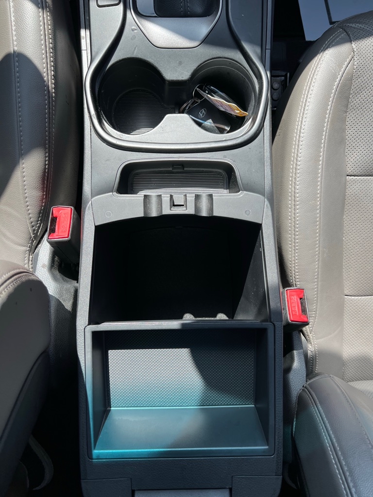 Photo 34 of this HYUNDAI SANTA FE