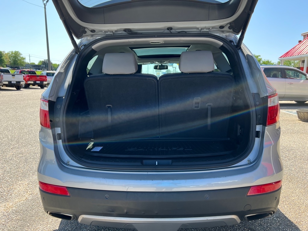 Photo 9 of this HYUNDAI SANTA FE