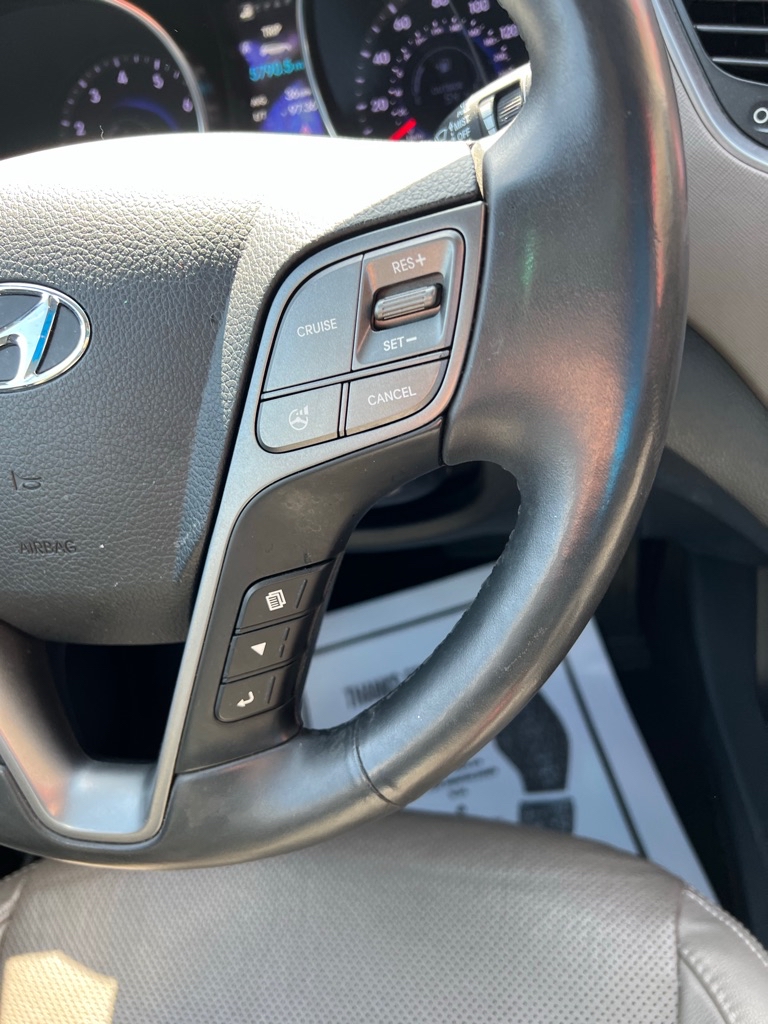 Photo 31 of this HYUNDAI SANTA FE