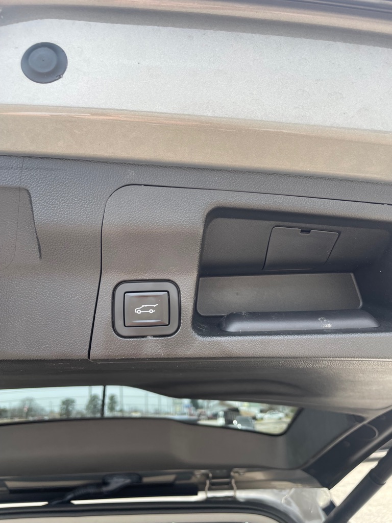 Photo 9 of this GMC ACADIA