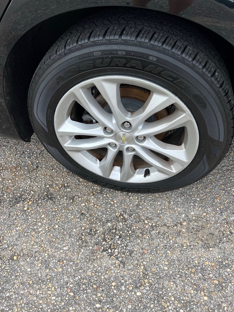 Photo 5 of this CHEVROLET MALIBU